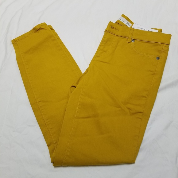 mustard colored skinny jeans